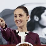 La Presidenta de México, Claudia Sheinbaum, habla durante una conferencia de prensa este lunes, en el Palacio Nacional de la Ciudad de México (México). EFE/ José Méndez