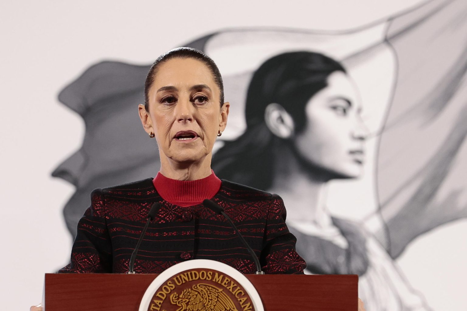 La presidenta de México, Claudia Sheinbaum, participa este miércoles durante su conferencia de prensa matutina en Palacio Nacional de la Ciudad de México (México). EFE/ José Méndez