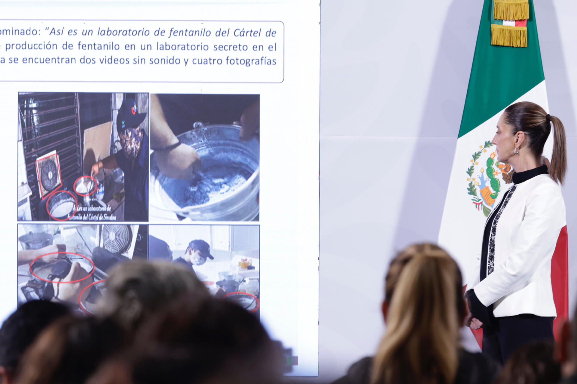 La presidenta de México, Claudia Sheinbaum, habla durante una rueda de prensa este jueves, en el Palacio Nacional de Ciudad de México (México). EFE/ Sáshenka Gutiérrez
