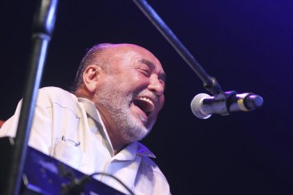 El legendario pianista de origen puertorriqueño Eddie Palmieri, en concierto. Imagen de archivo. EFE/Alonso Cupul