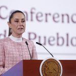 La presidenta de México, Claudia Sheinbaum, habla durante una rueda de prensa este jueves, en el Palacio Nacional de Ciudad de México (México). EFE/ Mario Guzmán