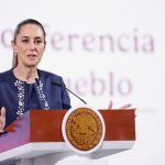 La presidenta de México, Claudia Sheinbaum, participa este viernes durante una rueda de prensa matutina en Palacio Nacional en la Ciudad de México (México). EFE/ Sáshenka Gutiérrez