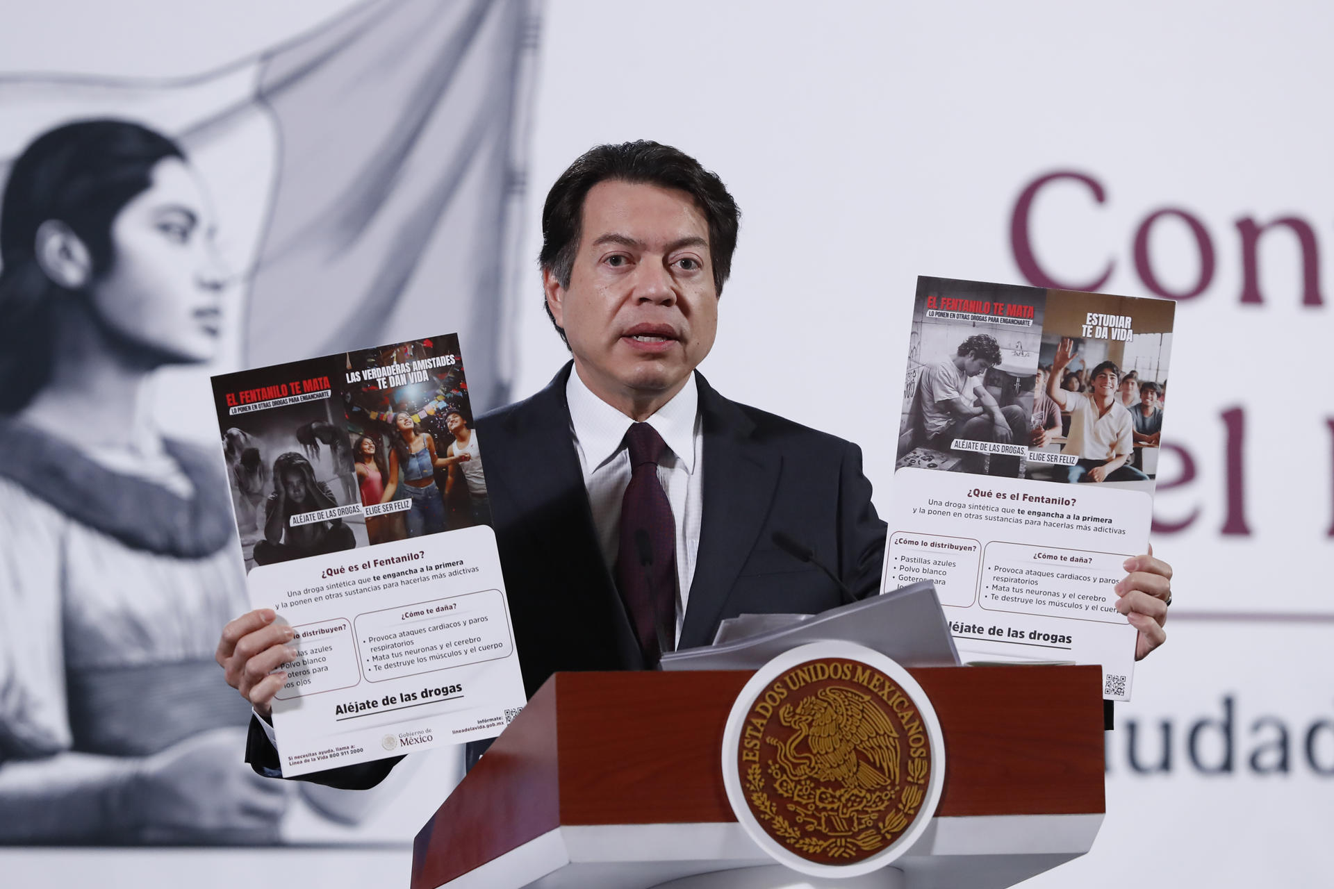 El secretario de Educación Pública (SEP) Mario Delgado habla en una rueda de prensa este martes, en el Palacio Nacional de la Ciudad de México (México). EFE/ Mario Guzmán
