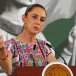 La presidenta de México, Claudia Sheinbaum, habla durante su rueda de prensa diaria este viernes, en Acapulco, estado de Guerrero (México). EFE/ David Guzmán.