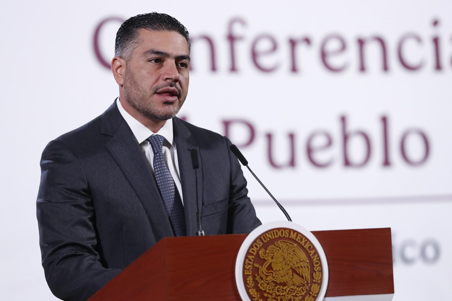 El secretario de Seguridad y Protección Ciudadana, Omar García Harfuch, habla durante una rueda de prensa este jueves, en el Palacio Nacional de la Ciudad de México (México). EFE/ Mario Guzmán