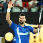 El serbio Novak Djokovic, séptimo favorito del Abierto de Australia, se convirtió este miércoles en el jugador con más partidos individuales de Grand Slam en la historia del tenis, 430. EFE/EPA/JOEL CARRETT