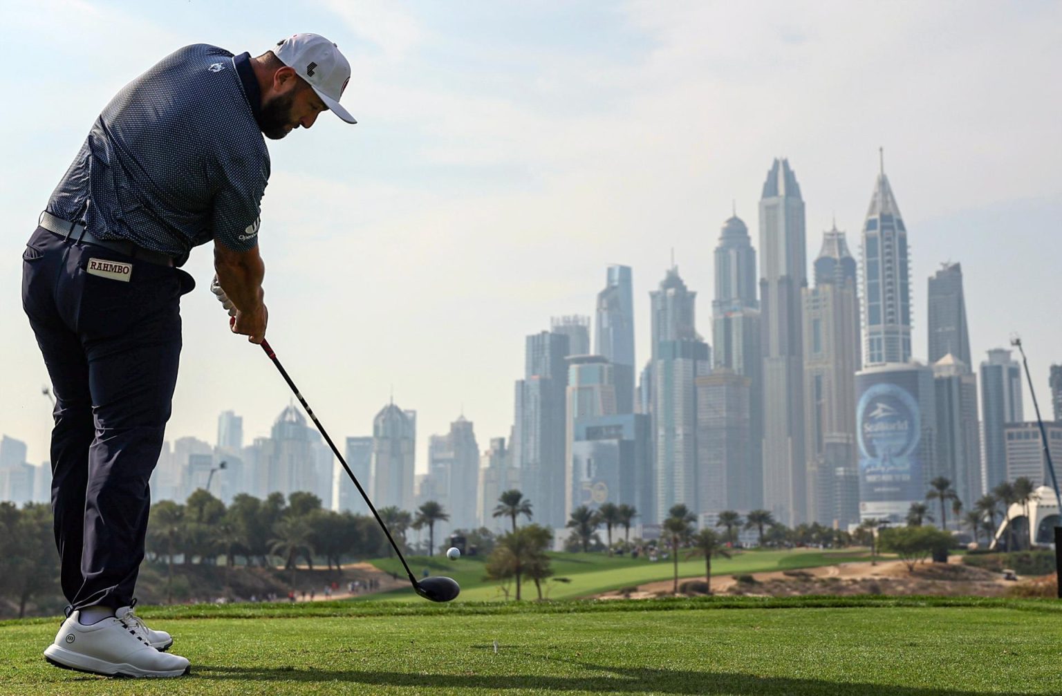 El español Jon Rahm durante el Hero Dubai Desert Classic 2024 en Dubai. EFE/EPA/ALI HAIDER