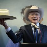 El embajador de Estados Unidos en México, Ken Salazar participa durante una rueda de prensa, este lunes en la Ciudad de México (México). EFE/ José Méndez