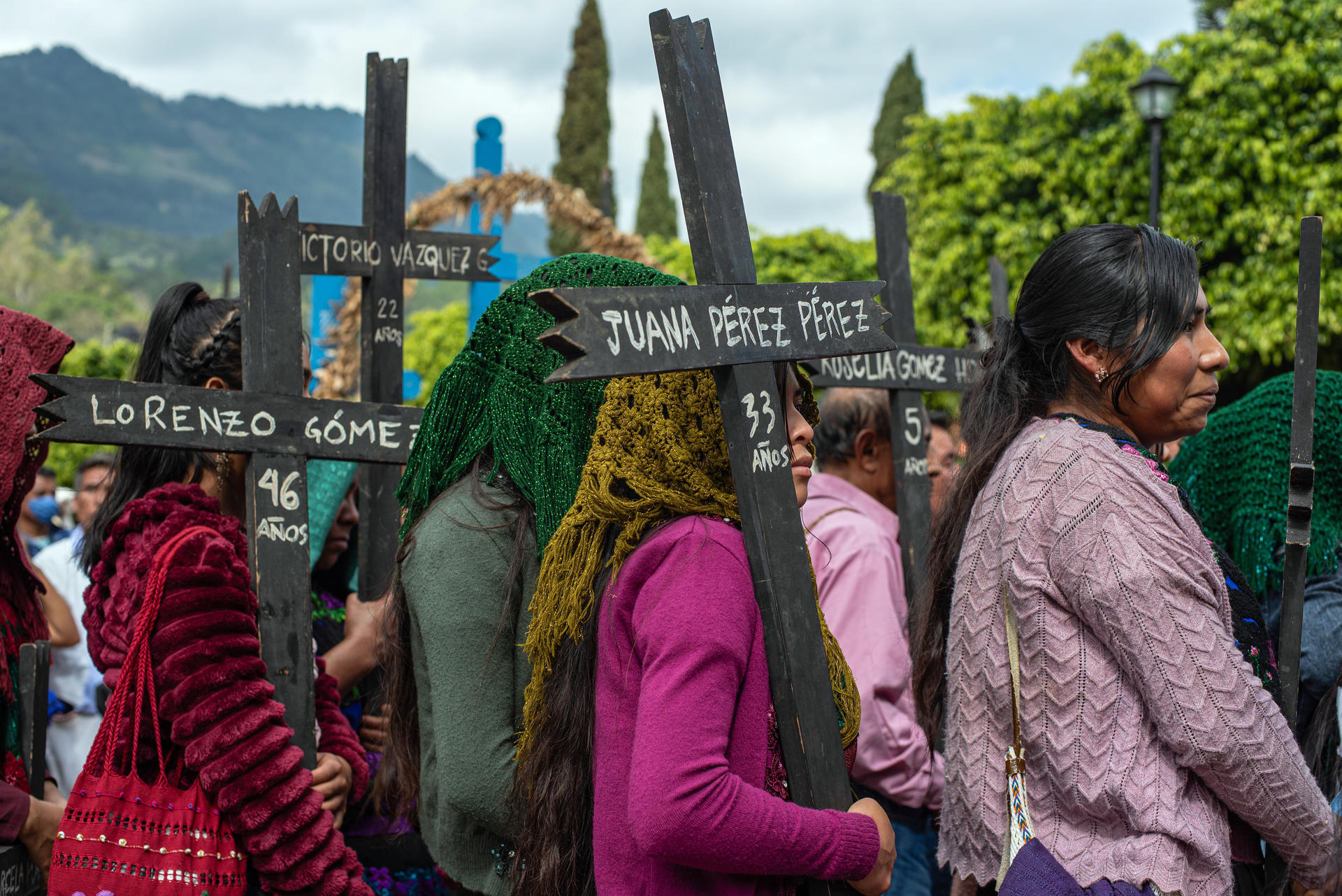 Indígenas participan en una marcha en rechazo a la violencia este domingo, en Chenalhó estado de Chiapas (México). EFE/ Carlos López
