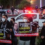 Fotografía del 25 de enero de 2022 de un grupo de periodistas manifestandose para exigir justicia por los asesinatos de sus colegas Margarito Martínez y Lourdes Maldonado, en Tijuana, estado de Baja California (México). EFE/ Joebeth Terriquez