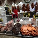 Fotografía de un puesto de carnes este jueves, en la Central de Abasto de la Ciudad de México (México). EFE/ José Méndez