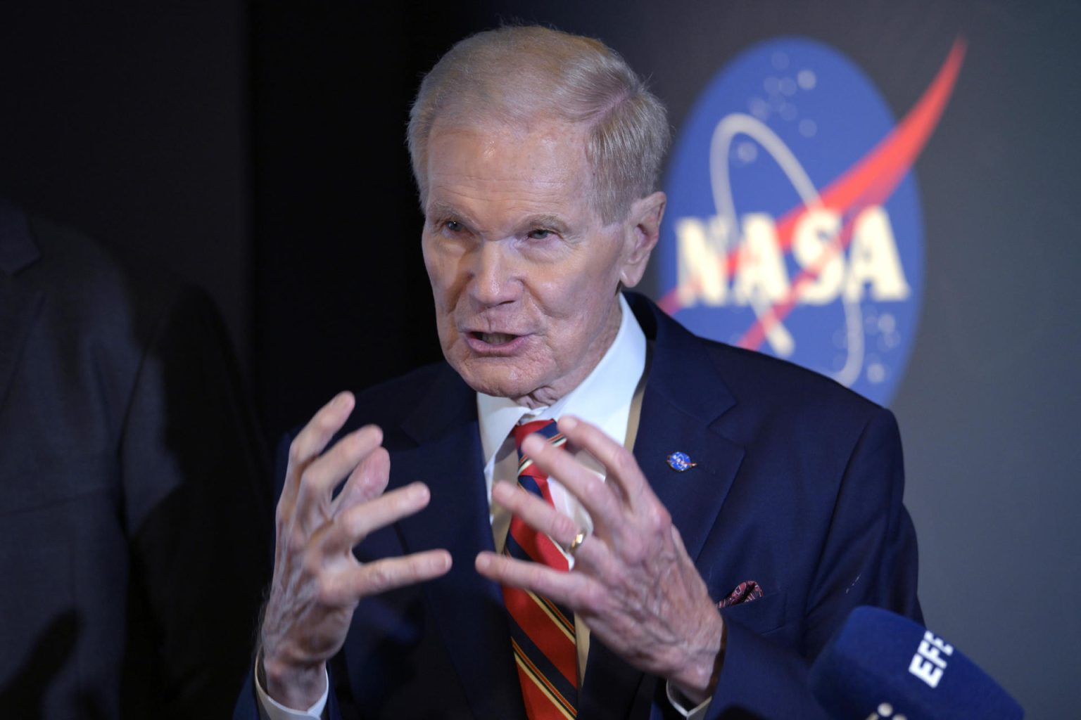 Imagen de archivo del administrador de la NASA, Bill Nelson, durante una rueda de prensa en el Museo Nacional de Historia Natural en Washington (Estados Unidos). EFE/ Lenin Nolly