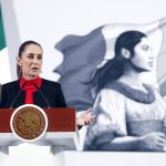 La presidenta de México, Claudia Sheinbaum, habla durante una rueda de prensa este jueves, en el Palacio Nacional de la Ciudad de México (México). EFE/ Mario Guzmán