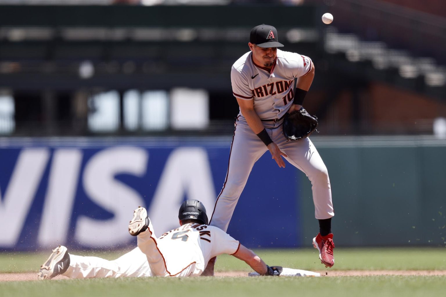 Imagen de archivo del jugador mexicano Josh Rojas (d). EFE/EPA/JOHN G. MABANGLO