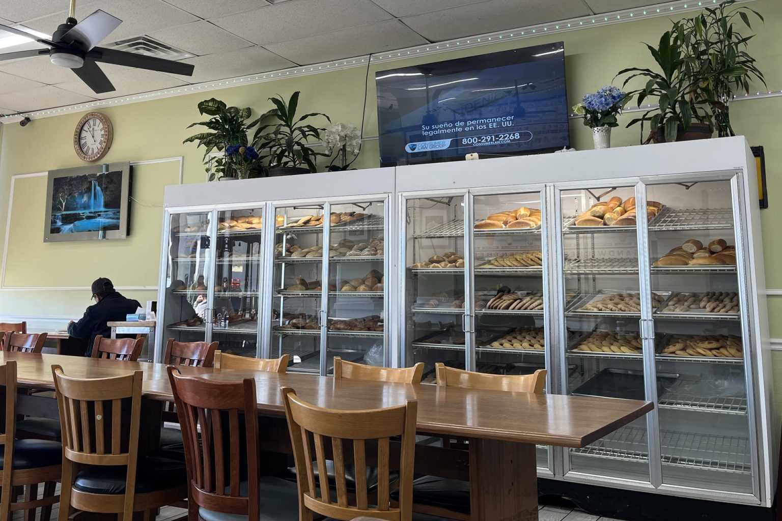 Fotografía de una cafetería latina este miércoles en Hyattsville, Maryland (Estados Unidos). EFE/ Alejandra Arredondo