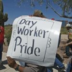 Imagen de archivo de representantes de la comunidad hispana e indígena de Arizona que participan en la "Marcha por los Derechos Humanos". EFE/Gary Williams