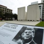 Imagen de archivo del monumento a la memoria del que fuera presidente de Estados Unidos, John F. Kennedy, en Dallas, Texas, EE.UU.. EFE/Larry W. Smith