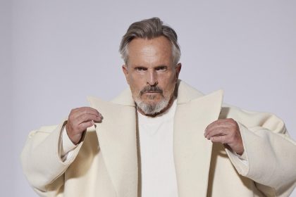 Fotografía cedida sin fechar por el cantante español Miguel Bosé de él durante una sesión fotográfica en la Ciudad de México (México). EFE/ Miguel Bosé /SOLO USO EDITORIAL/NO VENTAS/SOLO DISPONIBLE PARA ILUSTRAR LA NOTICIA QUE ACOMPAÑA (CRÉDITO OBLIGATORIO)