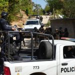 Fotografía de archivo del 29 de enero de 2025 de integrantes de la Policía Estatal y de la Guardia Nacional (GN) patrullando una calle en Acapulco (México).EFE/ David Guzmán