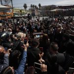 Familiares y simpatizantes de la cantante mexicana, Paquita la del Barrio, le dan la despedida en un recorrido este viernes, en Ciudad de México (México). EFE/Isaac Esquivel