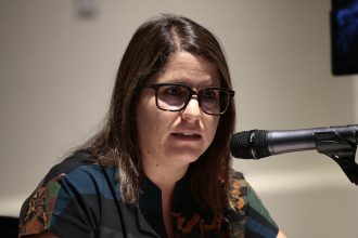 La directora para las Américas de Human Rights Watch (HRW), Juanita Goebertus, participa durante una conferencia de prensa este miércoles, en Ciudad de México (México). EFE/ José Méndez