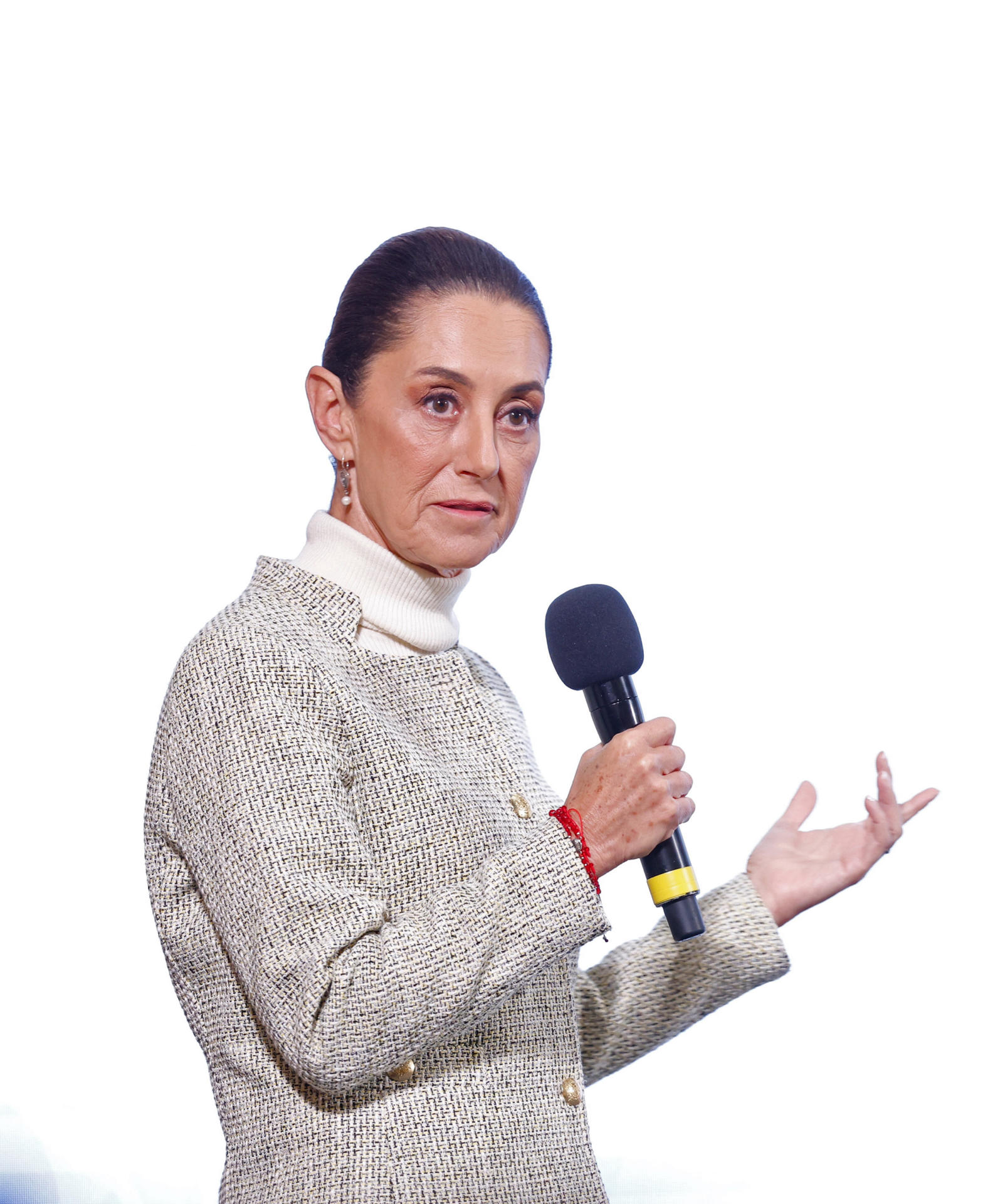 Fotografía del 30 de enero 2025 de la presidenta de México, Claudia Sheinbaum, hablan durante su conferencia de prensa en Palacio Nacional en Ciudad de México (México). EFE/Sáshenka Gutiérrez
