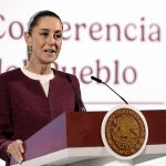 La presidenta de México, Claudia Sheinbaum, habla en su conferencia diaria este lunes, en el Palacio Nacional, en Ciudad de México (México). EFE/ José Méndez