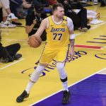 Luka Doncic en su debut con los Lakers el 11 de febrero en el Crypto.com Arena en Los Ángeles. EFE/ Javier Rojas