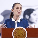 La presidenta de México, Claudia Sheinbaum, habla en una rueda de prensa este jueves, en el Palacio Nacional, en Ciudad de México (México). EFE/Sáshenka Gutiérrez