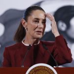 La presidenta de México, Claudia Sheinbaum, habla durante una rueda de prensa este jueves, en el Palacio Nacional en Ciudad de México (México). EFE/ Mario Guzmán