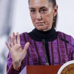 La presidenta de México, Claudia Sheinbaum, habla durante una rueda de prensa este jueves, en el Palacio Nacional en Ciudad de México (México). EFE/Isaac Esquivel