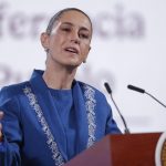 La presidenta de México, Claudia Sheinbaum, habla en una rueda de prensa este miércoles, en el Palacio Nacional, en Ciudad de México (México). EFE/ Isaac Esquivel