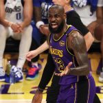 El alero de Los Angeles Lakers LeBron James, en un momento del partido contra Dallas Mavericks. EFE/EPA/ALLISON DINNER