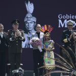 La presidenta de México, Claudia Sheinbaum, participa en la conmemoración de los 500 años de la ejecución de Cuauhtémoc, último emperador azteca, este viernes, en la Plaza de la Constitución en Ciudad de México (México). EFE/ José Méndez