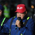 El titular de Interior y Justicia, Diosdado Cabello, habla durante la llegada de ciudadanos venezolanos tras ser deportados desde Estados Unidos, en el Aeropuerto Internacional Simón Bolívar, en Caracas (Venezuela). Imagen de archivo. EFE/ Miguel Gutiérrez