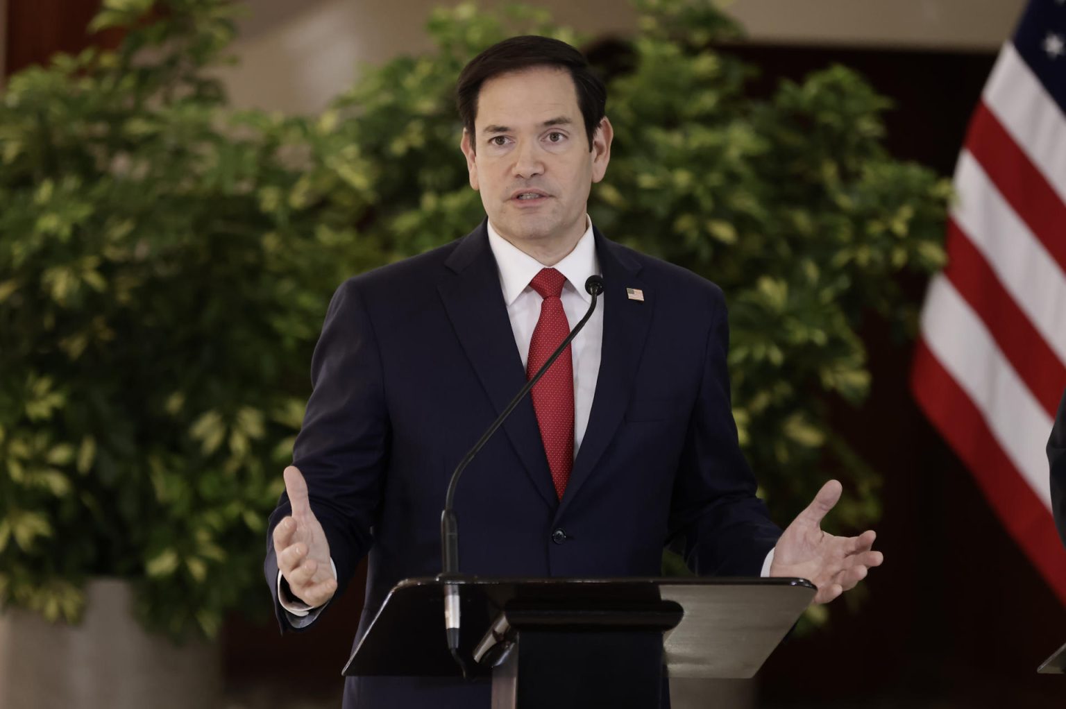 El secretario de Estado de Estados Unidos, Marco Rubio, habla este martes en la Casa Presidencial en San José (Costa Rica). EFE/ Jeffrey Arguedas