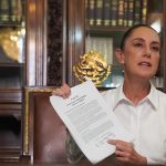 Fotografía de cedida este domingo por la presidencia de México, de la presidenta de México, Claudia Sheinbaum, durante un mensaje en Palacio Nacional de la Ciudad de México (México). EFE/Presidencia de México