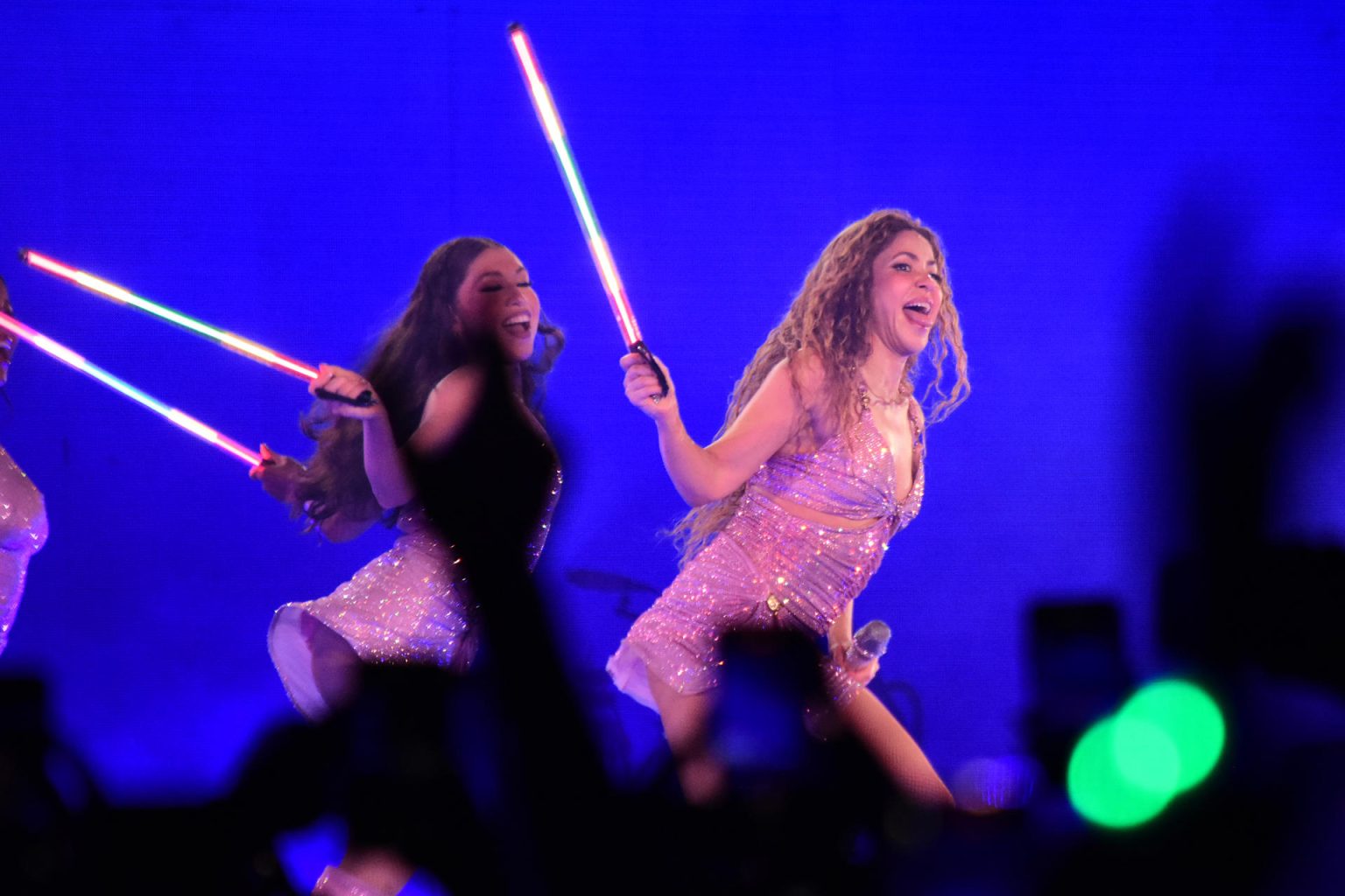 La cantante colombiana Shakira se presenta en concierto como parte de su gira 'Las mujeres ya no lloran' este jueves, en el estadio Metropolitano Roberto Meléndez, en Barranquilla (Colombia). EFE/ Aleidys Coll