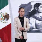 La presidenta de México, Claudia Sheinbaum, participa este miércoles, durante una rueda de prensa matutina en Palacio Nacional de la Ciudad de México (México). EFE/Mario Guzmán