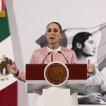 La presidenta de México, Claudia Sheinbaum, participa este martes durante su conferencia de prensa matutina  en Palacio Nacional en la Ciudad de México (México). EFE/José Méndez