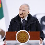 El titular de la FGR, Alejandro Gertz Manero, habla durante una rueda de prensa este martes, en el Palacio Nacional, en Ciudad de México (México). EFE/ Sáshenka Gutiérrez