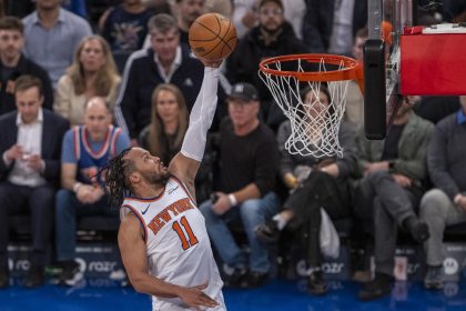 Jalen Brunson, la gran figura de los Knicks este lunes ante los Rockets en el Madison Square Garden en Nueva York. EFE/ Ángel Colmenares