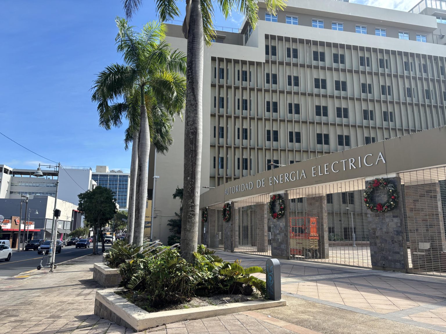 Fotografía del edificio de LUMA Energy, compañía eléctrica de Puerto Rico, en San Juan (Puerto Rico). Archivo. EFE/ Esther Alaejos