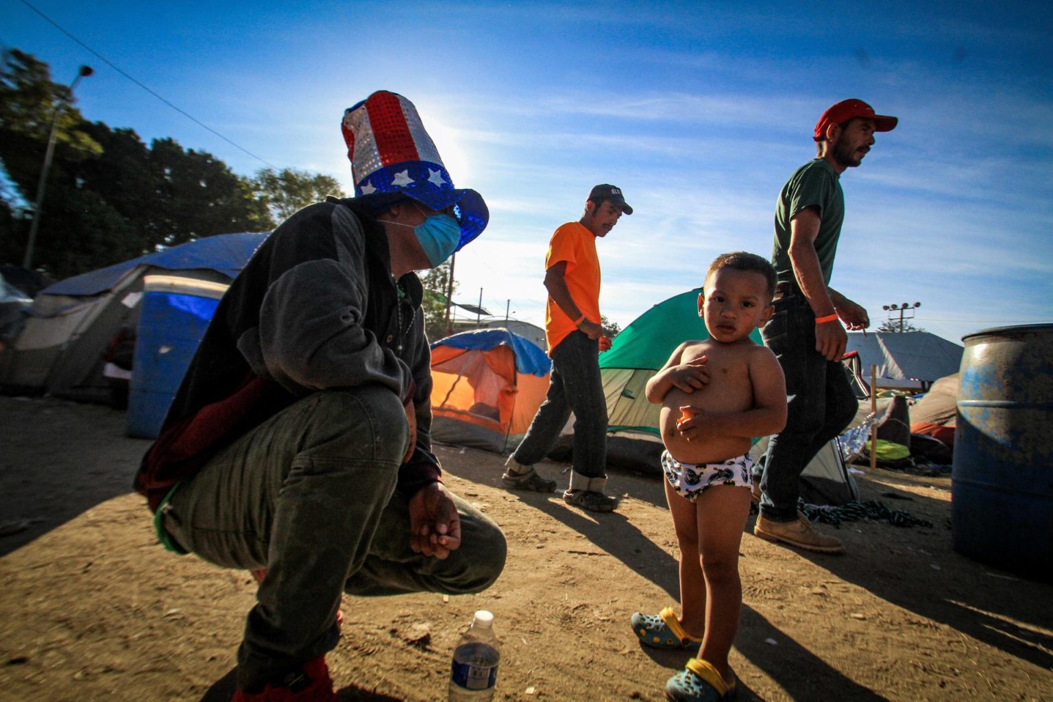 Imagen de archivo de integrantes de la caravana migrante de centroamericanos permanecen en un albergue en la ciudad de Tijuana, en Baja California (México). EFE/Joebeth Terriquez