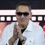 El salsero puertorriqueño Tito Nieves habla durante una rueda de prensa este martes, en el Coliseo Miguel Agrelot en San Juan (Puerto Rico). EFE/ Thais Llorca