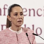 La presidenta de México, Claudia Sheinbaum, participa este martes durante su conferencia de prensa matutina  en Palacio Nacional en la Ciudad de México (México). EFE/José Méndez