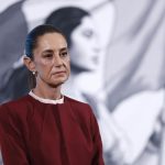 La presidenta de México, Claudia Sheinbaum, participa en una rueda de prensa este jueves, en el Palacio Nacional en Ciudad de México (México). EFE/ Mario Guzmán