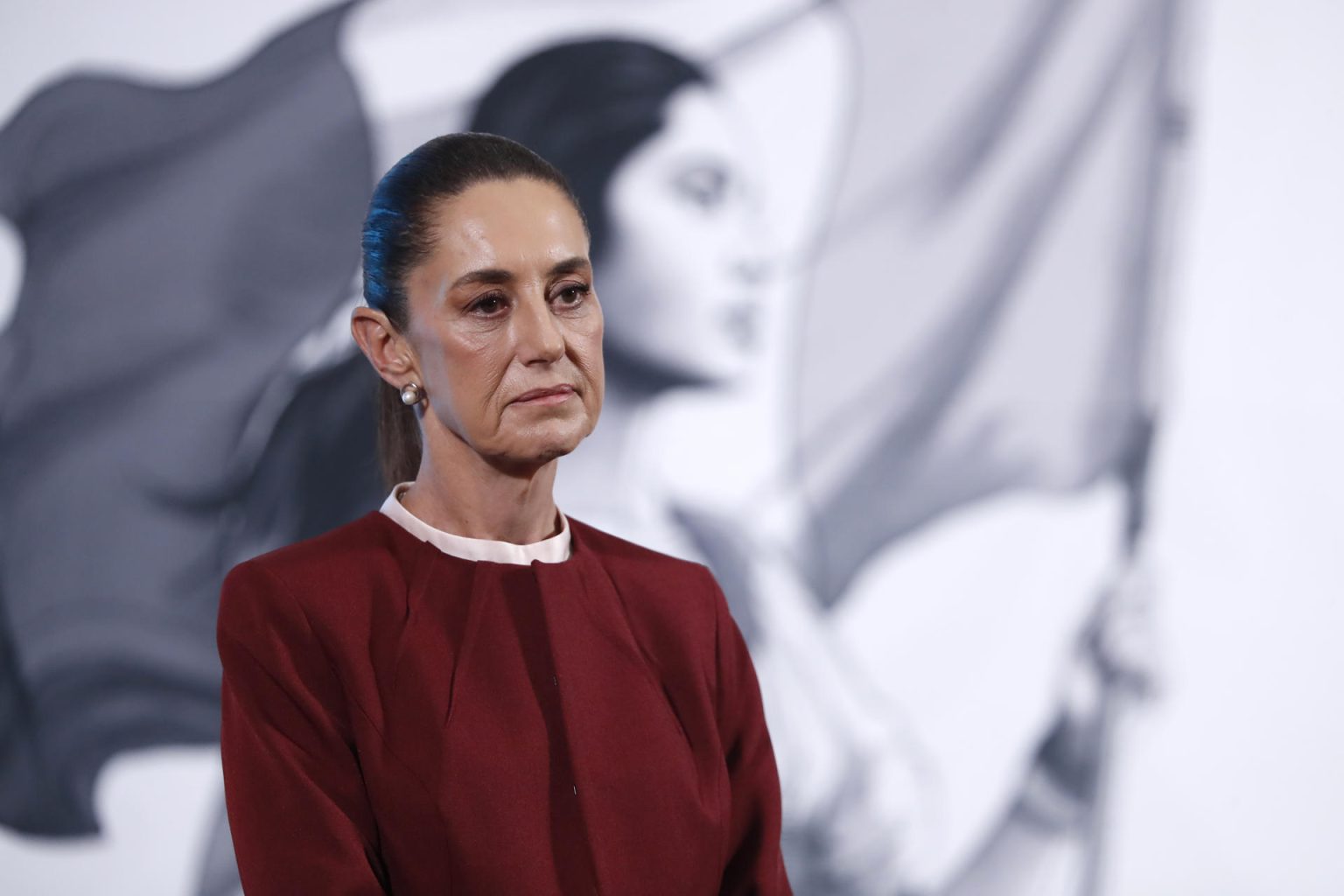 La presidenta de México, Claudia Sheinbaum, participa en una rueda de prensa este jueves, en el Palacio Nacional en Ciudad de México (México). EFE/ Mario Guzmán