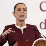 La presidenta de México, Claudia Sheinbaum, habla durante su conferencia de prensa diaria este lunes, en el Palacio Nacional, en Ciudad de México (México). EFE/ José Méndez