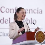 La presidenta de México, Claudia Sheinbaum, participa este miércoles, durante una rueda de prensa matutina en Palacio Nacional de la Ciudad de México (México). EFE/Mario Guzmán